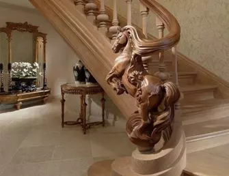 Отделка лестницы благородным деревом в Москве