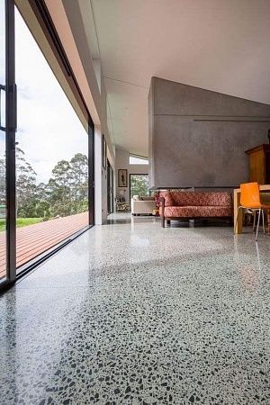 Изготовление полимерных наливных полов для частного дома в Москве - пример выполнения