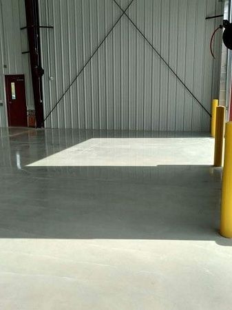 Изготовление наливных полов для гаража в Санкт-Петербурге - пример выполнения