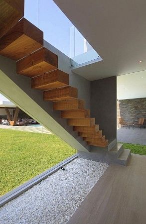 Лестницы на монокосоуре в Санкт-Петербурге - пример выполнения