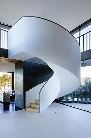 Дизайнерские лестницы в Москве - пример выполнения