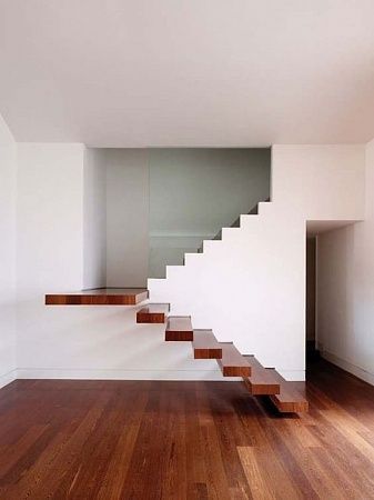 П-образные лестницы в Москве - пример выполнения