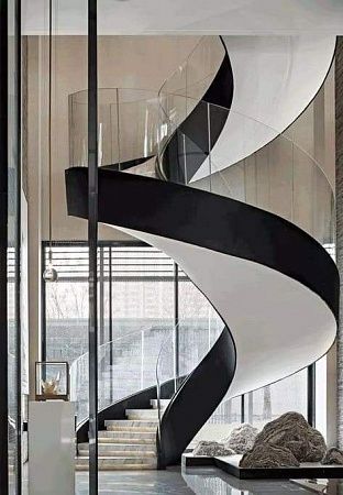 Облицовка лестниц мрамором в Москве - пример выполнения