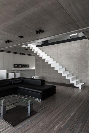 Зеркальные лестницы в Краснодаре - пример выполнения