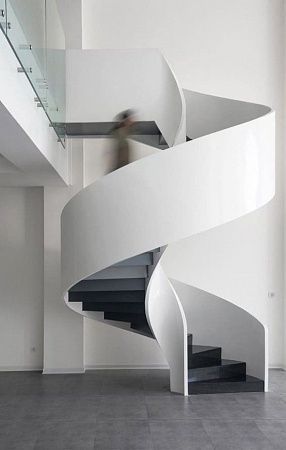 Винтовые лестницы на заказ в Москве - пример выполнения