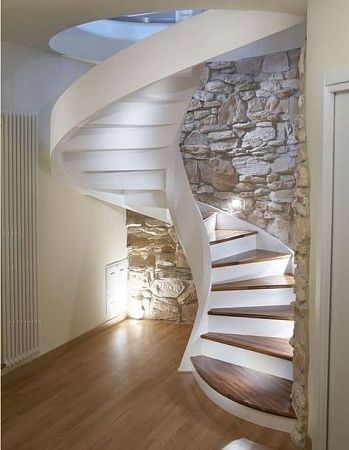 Винтовые лестницы на заказ в Москве - пример выполнения