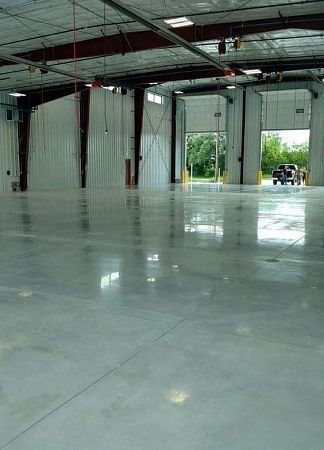 Изготовление наливных полов для гаража в Санкт-Петербурге - пример выполнения