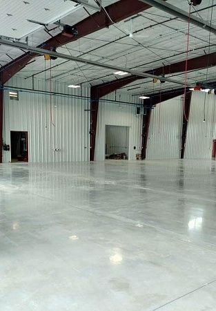 Изготовление наливных полов для гаража в Санкт-Петербурге - пример выполнения